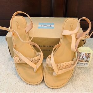 NWT Toms Sandal, Size 9